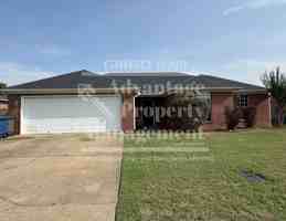 featured image of 2740 York Ln