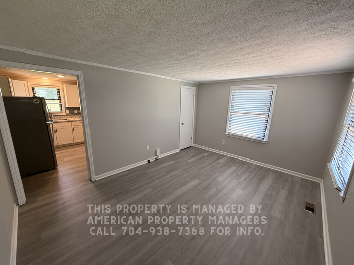 1475 Crowell St - Photo 2 of 11