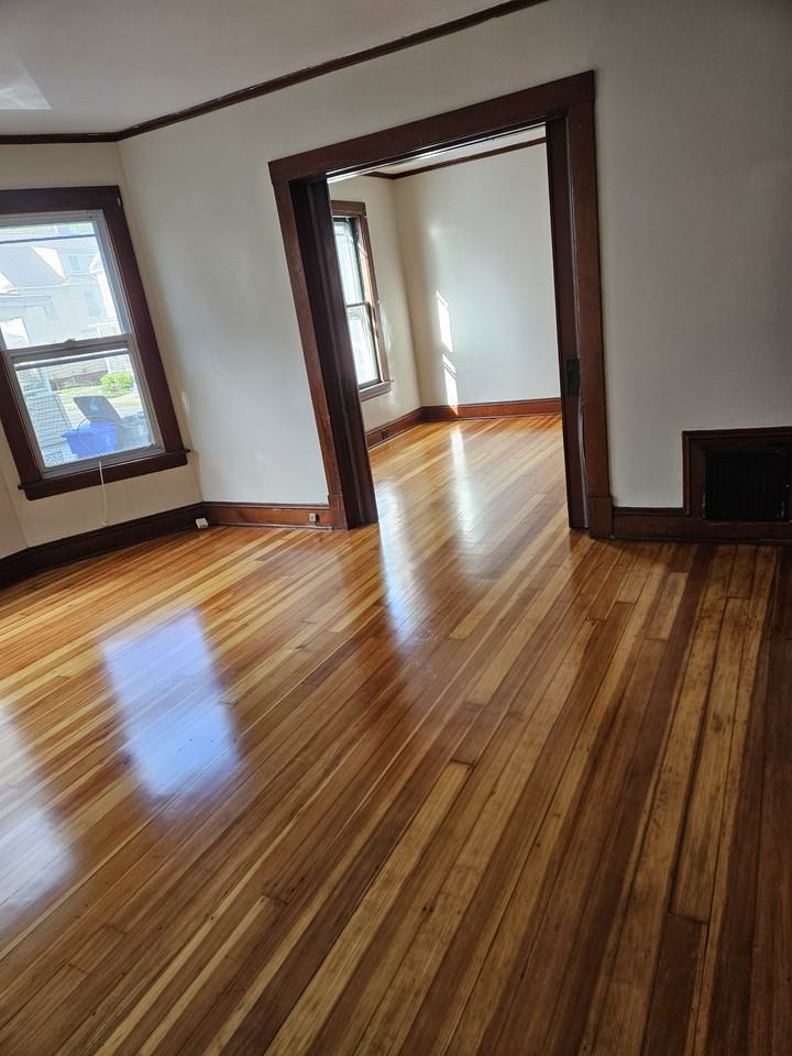 47 Hartford Ave - Photo 3 of 8