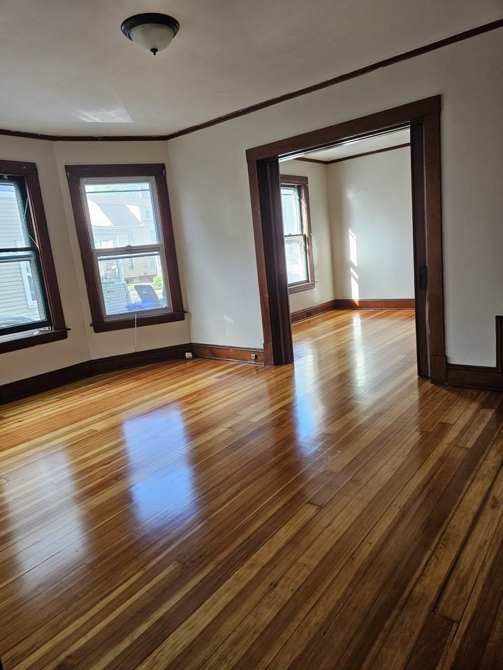 47 Hartford Ave - Photo 6 of 8