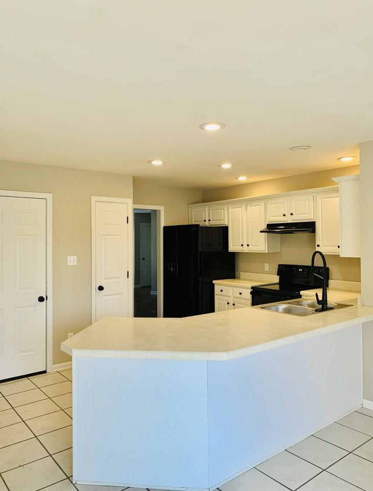 809 Steeplechase Way #809 - Photo 4 of 24
