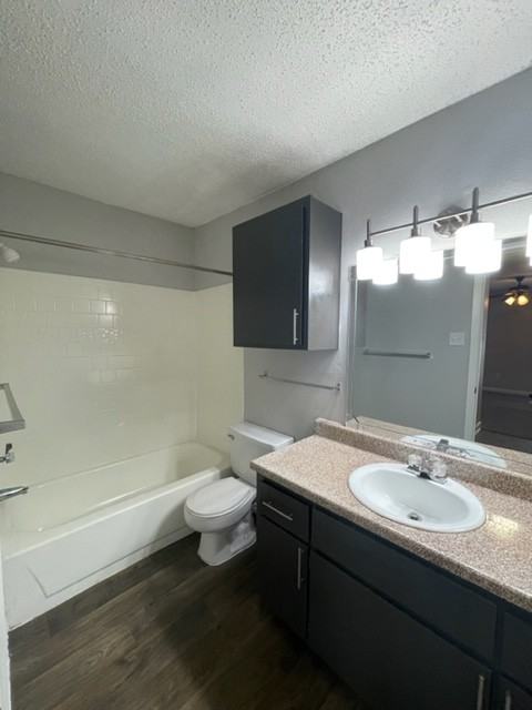 4502 Lake Shore Dr - Photo 3 of 3