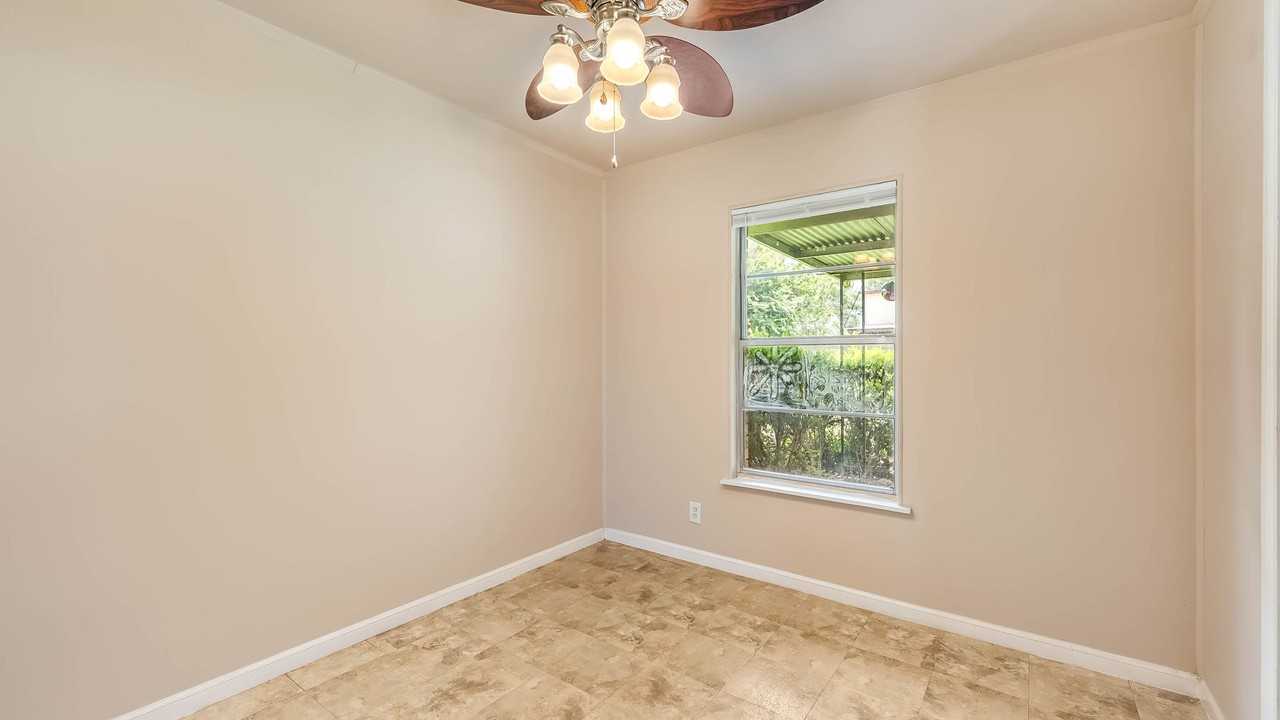 218 E Villaret Blvd #NA - Photo 3 of 20