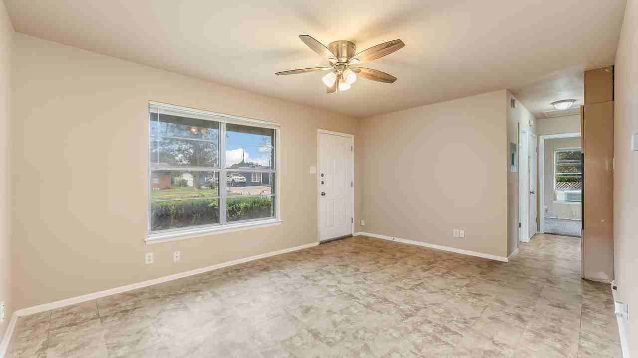 218 E Villaret Blvd #NA - Photo 4 of 20