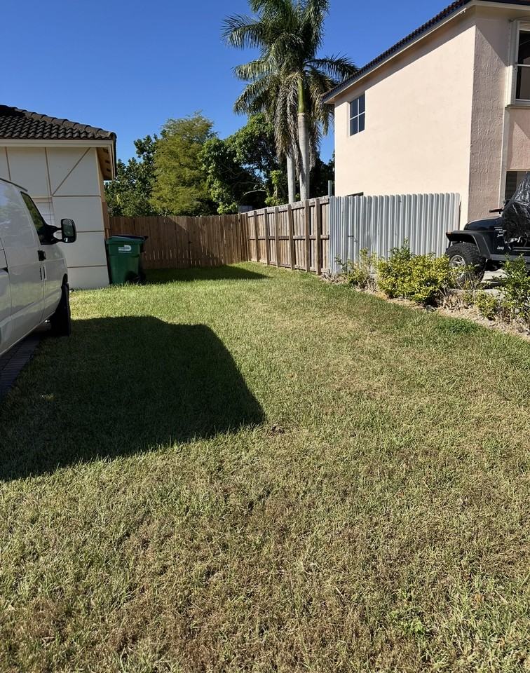 18124 Sw 152nd Pl #NA - Photo 2 of 31