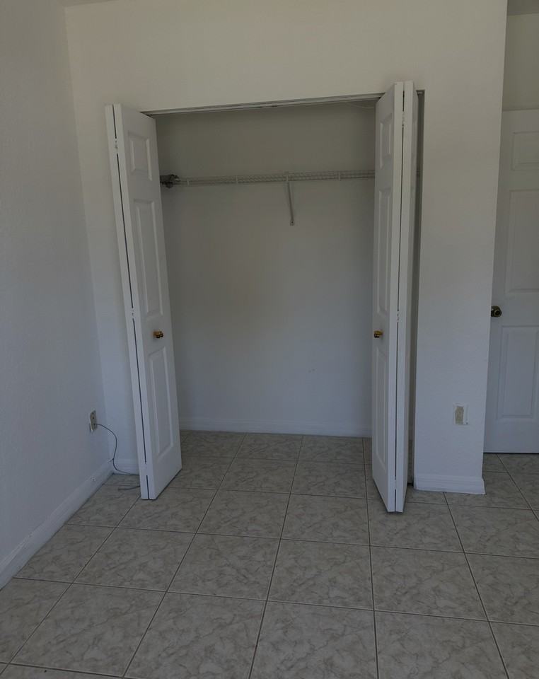 18124 Sw 152nd Pl #NA - Photo 3 of 31