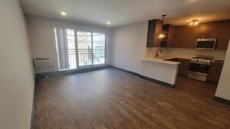 512 W Wrightwood Ave #D - Photo 1 of 1