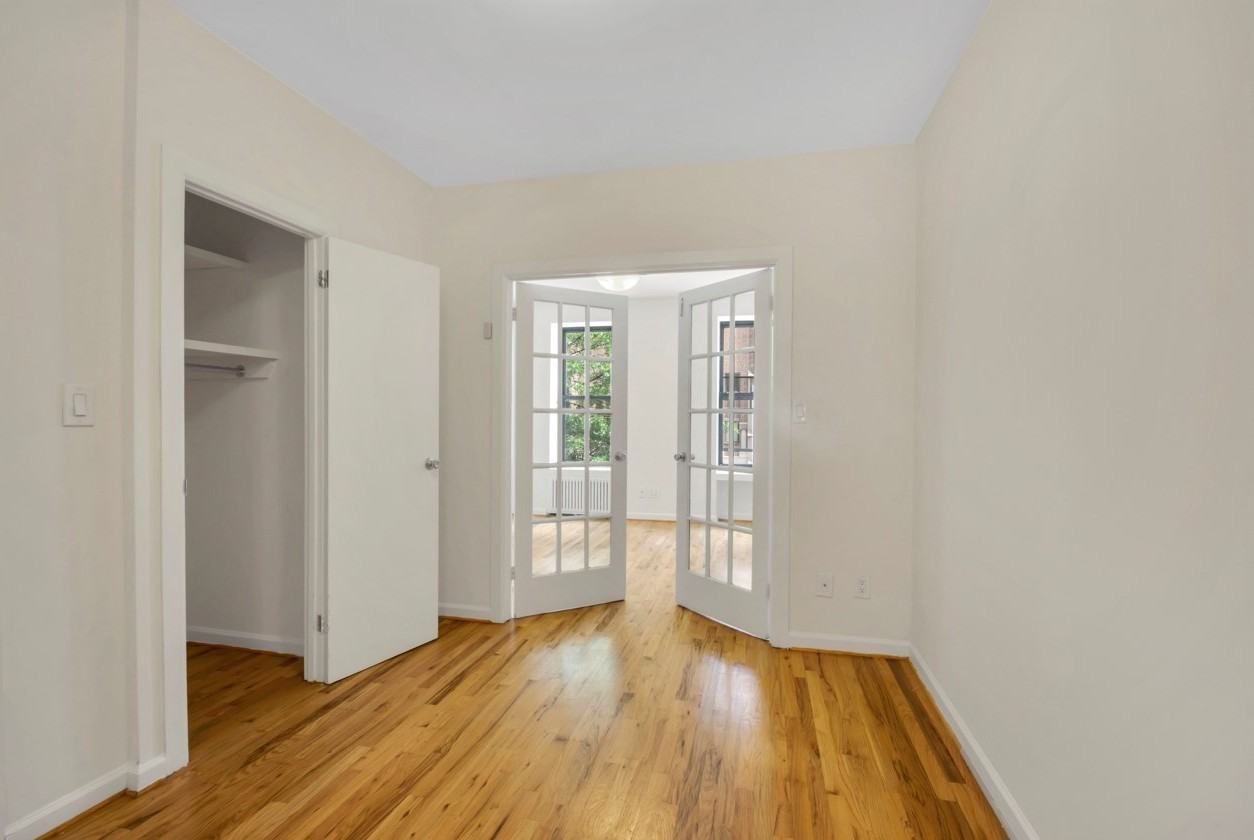 1167 2nd Ave #4S - Photo 3 of 10
