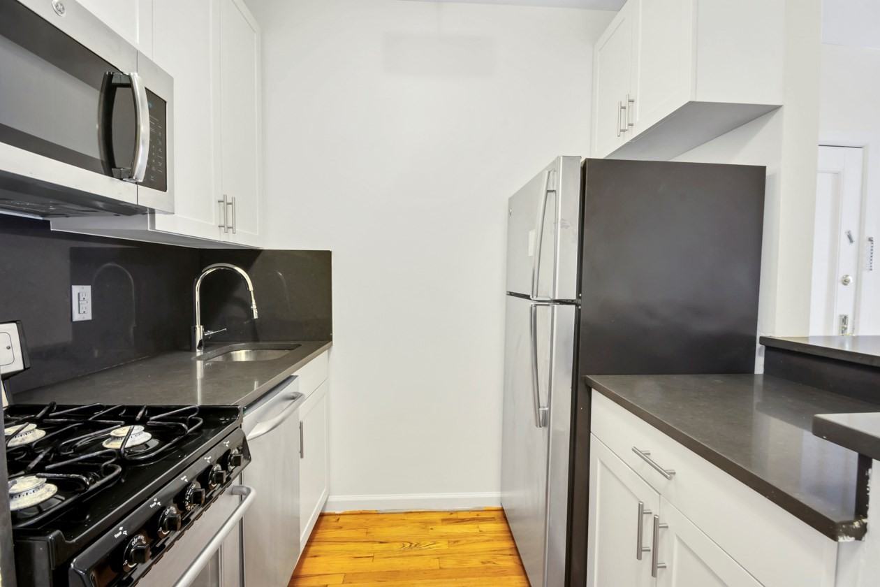 1167 2nd Ave #4S - Photo 4 of 10