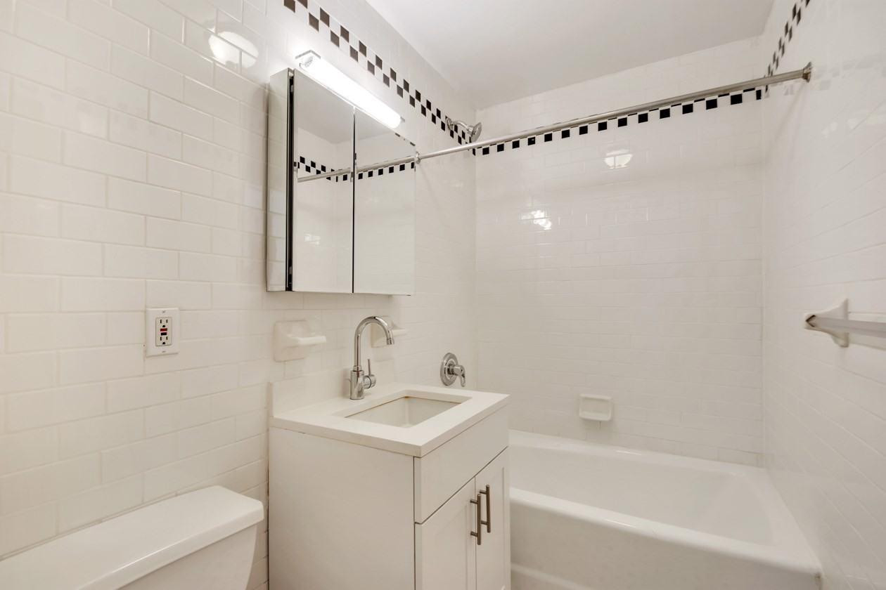 1167 2nd Ave #4S - Photo 5 of 10