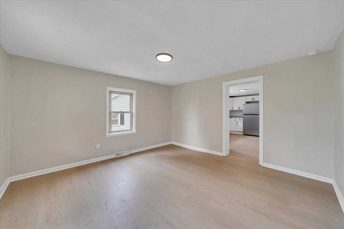 4532 Tacoma Ave Ne #NA - Photo 3 of 15