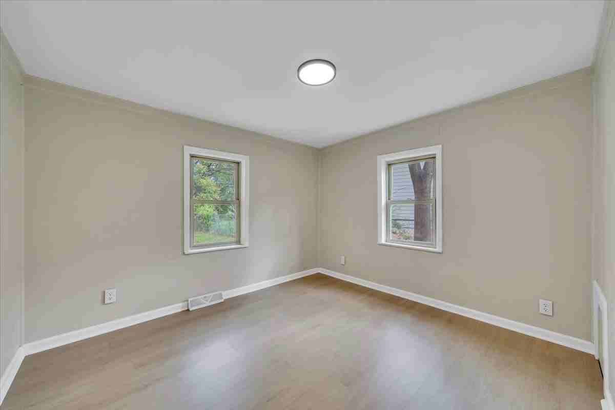 4532 Tacoma Ave Ne #NA - Photo 7 of 15