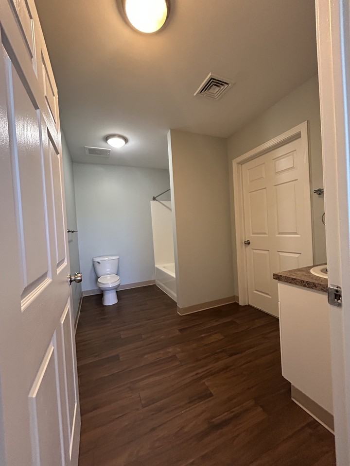 40 Ferry St #4A - Photo 6 of 19