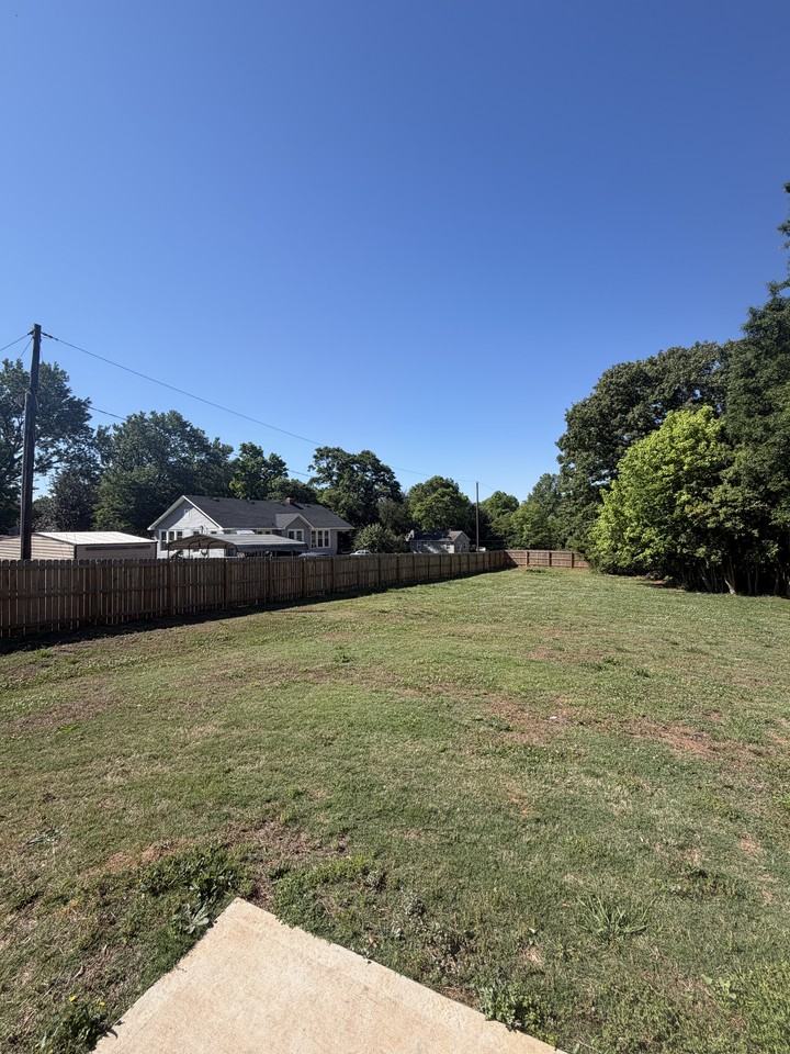 1647 Nazareth Rd #1647 - Photo 4 of 8