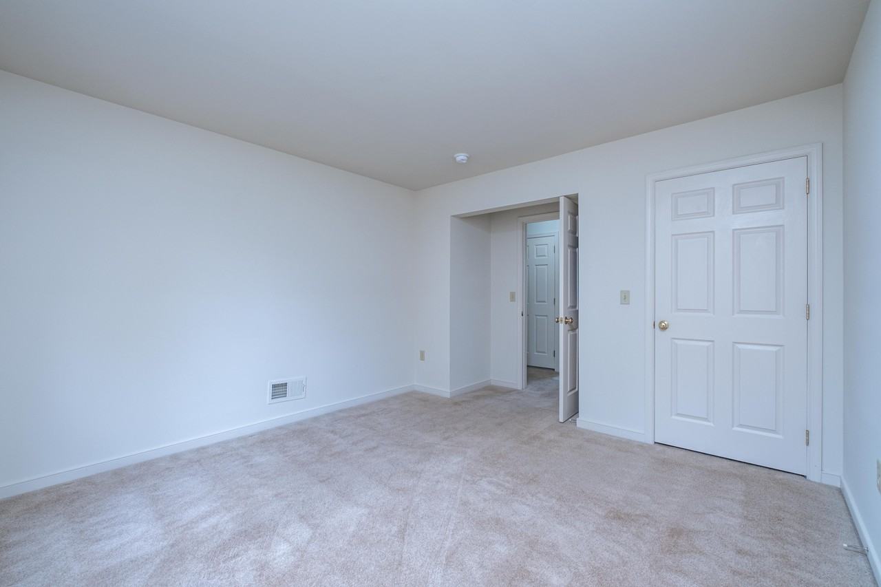 524 Talon Dr - Photo 5 of 16