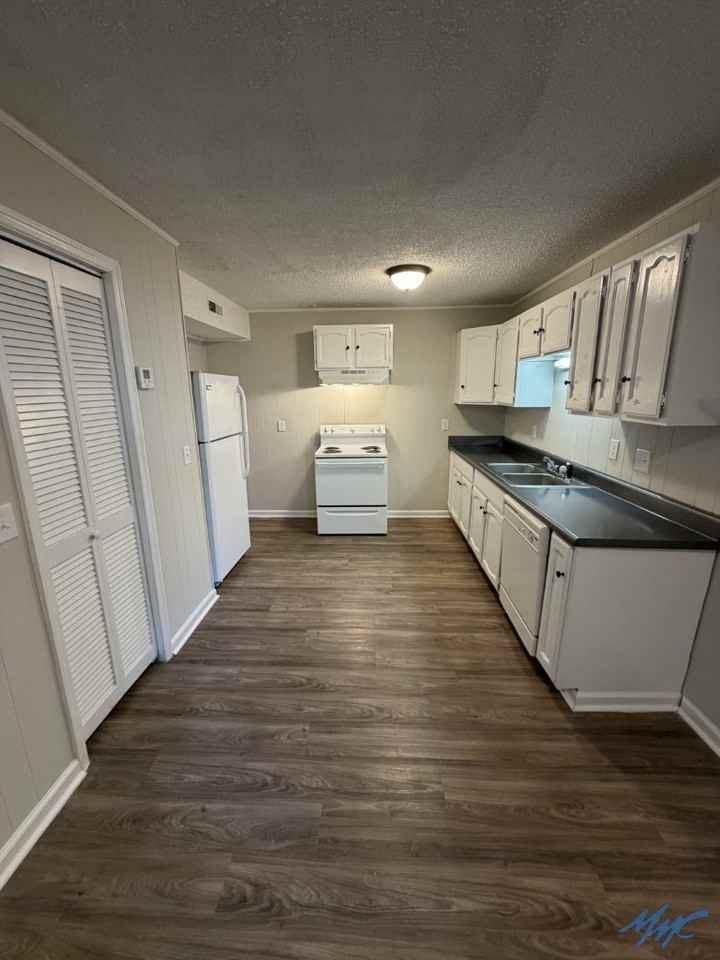 1002 Palmer Dr #12 - Photo 5 of 14