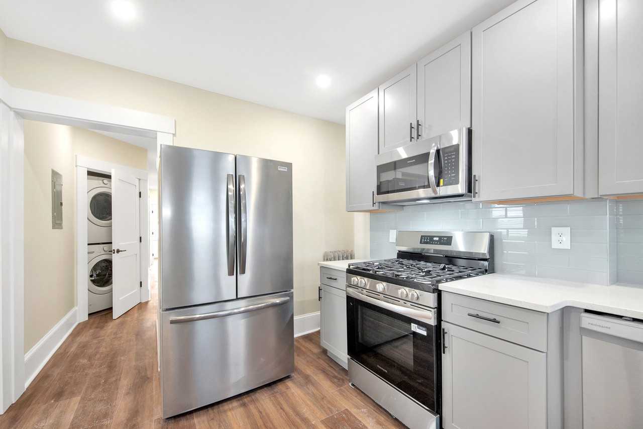 107 School St #2 - Photo 4 of 31