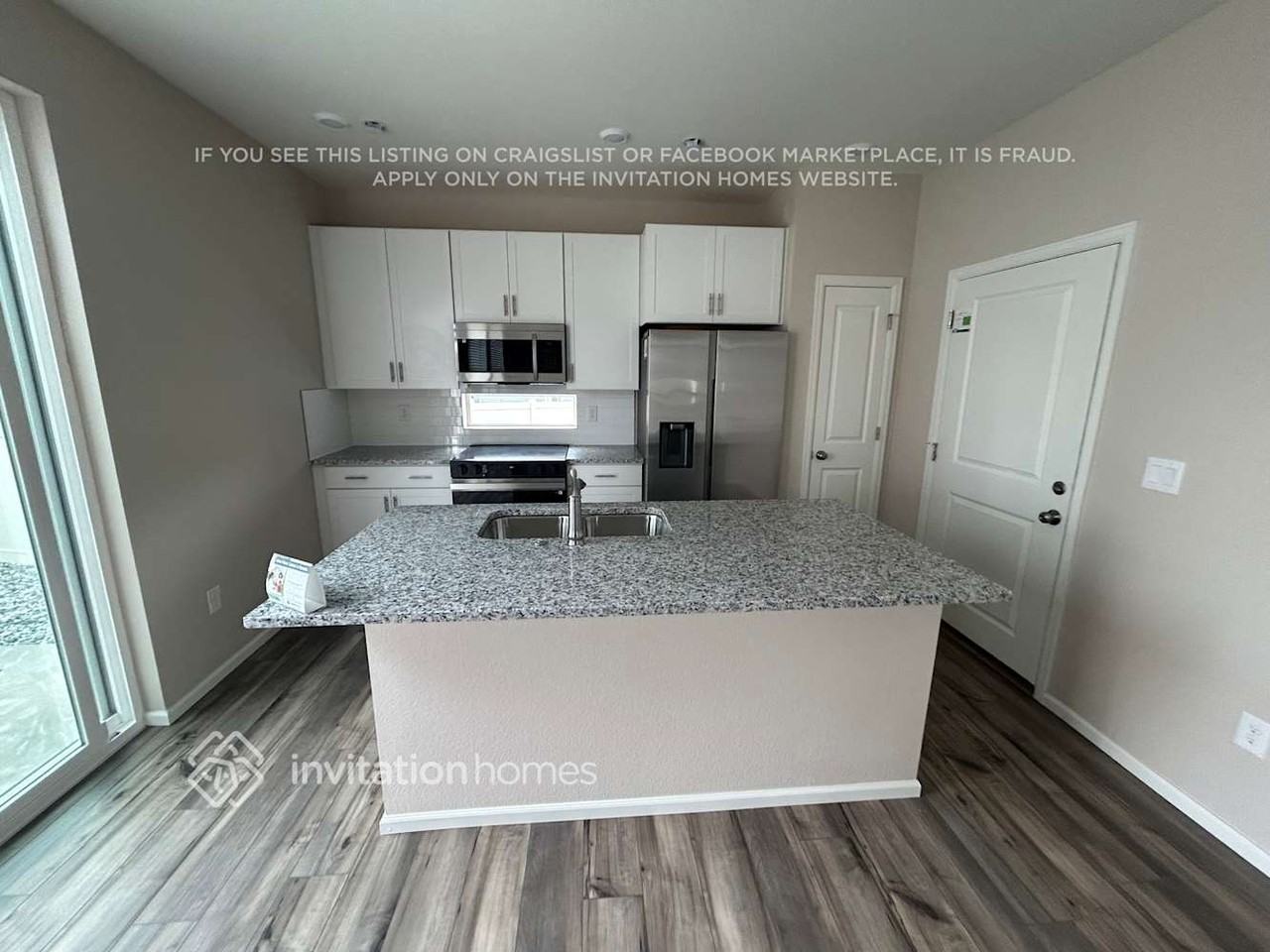 3360 Pearwood Dr - Photo 3 of 14