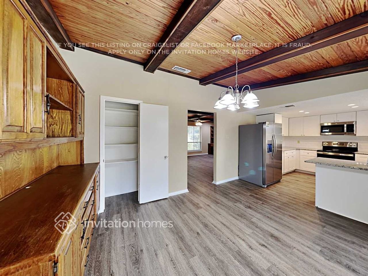 427 Newcastle Dr - Photo 4 of 20