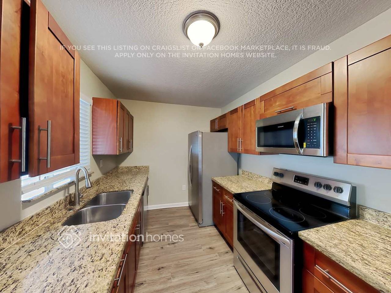 17035 Sw 145th Ave - Photo 6 of 21