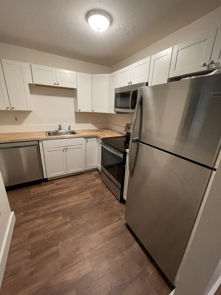 16 Campbell Rd #213 - Photo 2 of 7