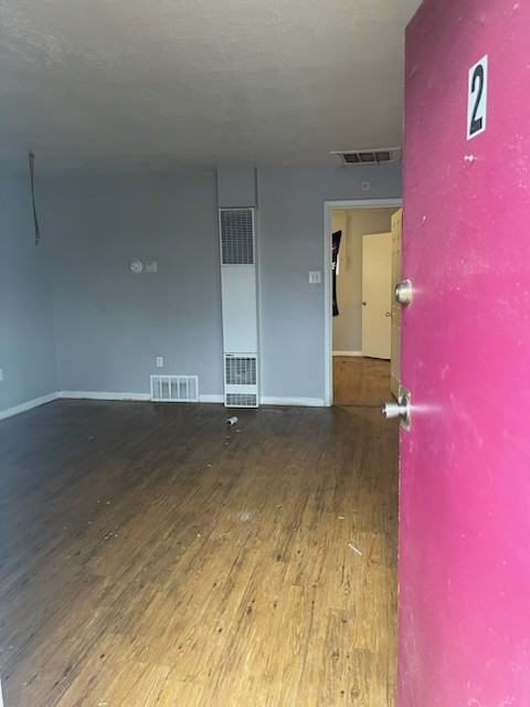 400 Georgia St Se #C - Photo 2 of 6
