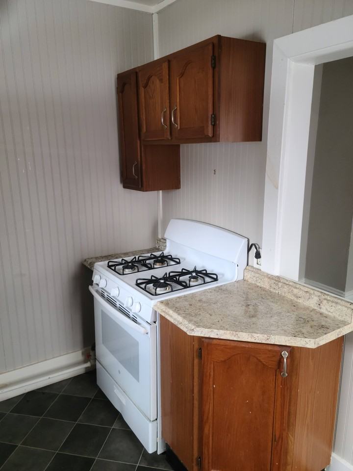 628 State St #2 - Photo 5 of 6