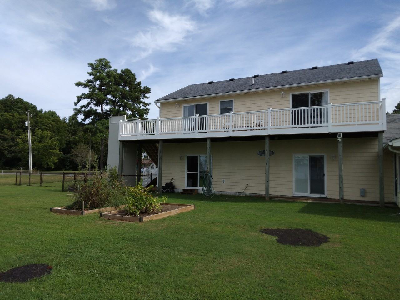 220 Riverview Ave - Photo 2 of 29