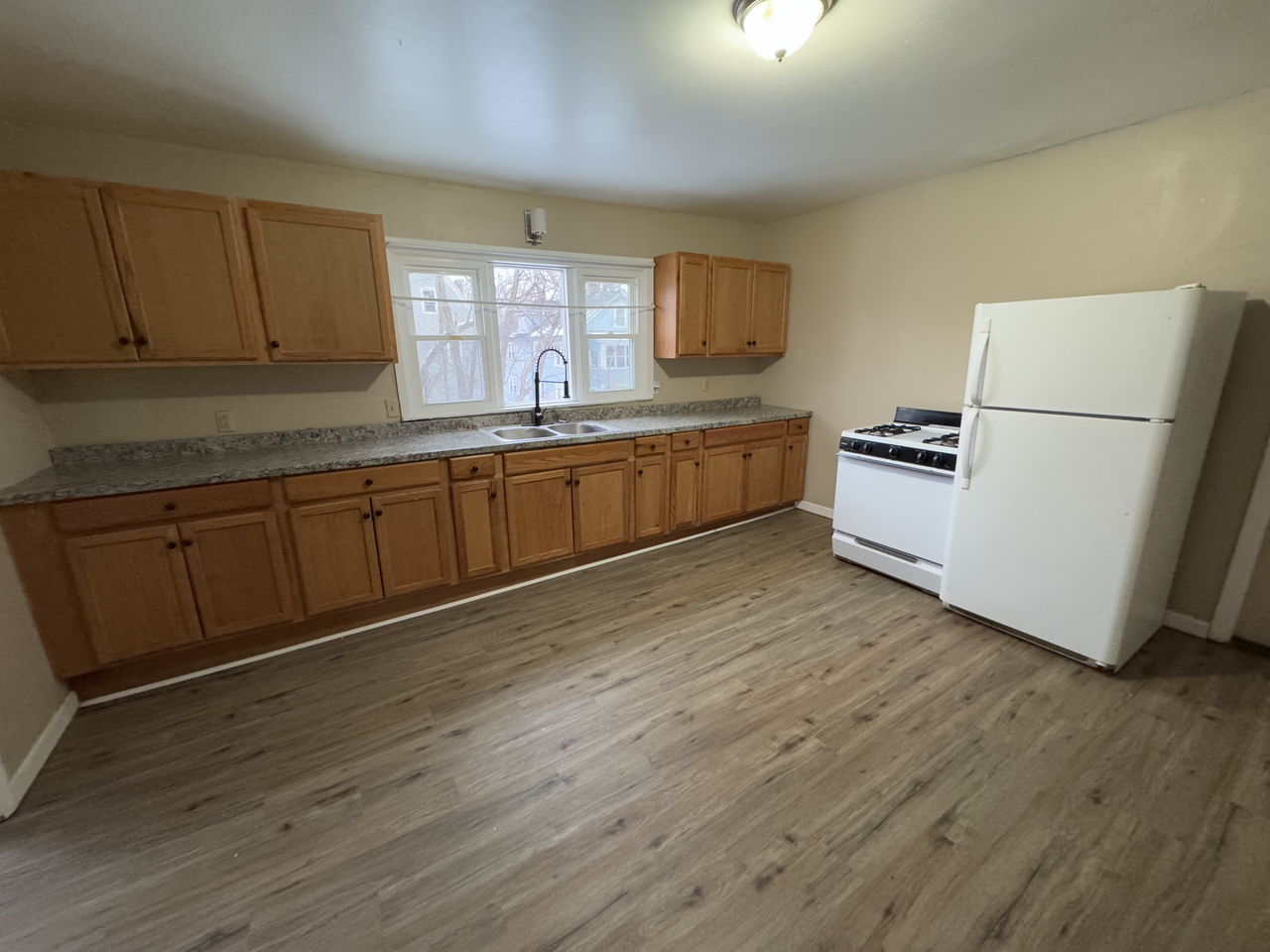 154 Liberty St #2 - Photo 4 of 10