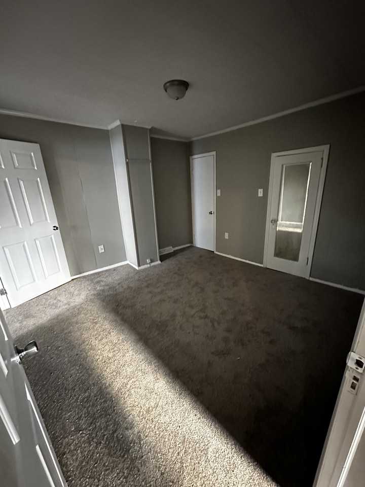 1628 1/2 Rivermont Hts #2 - Photo 4 of 11