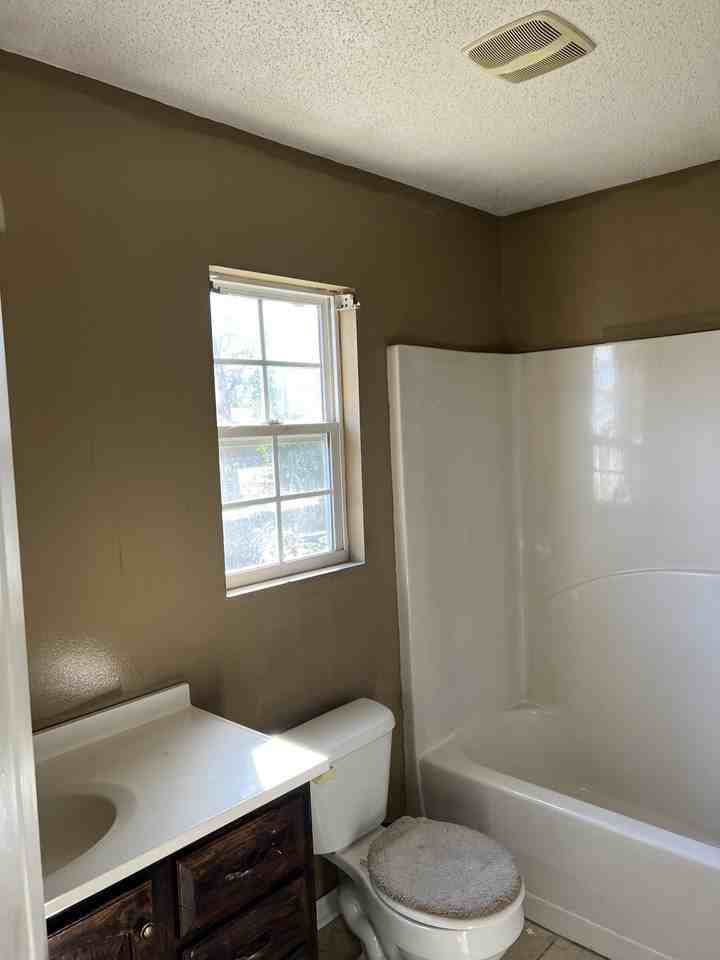 533 S Boundary St - Photo 3 of 18