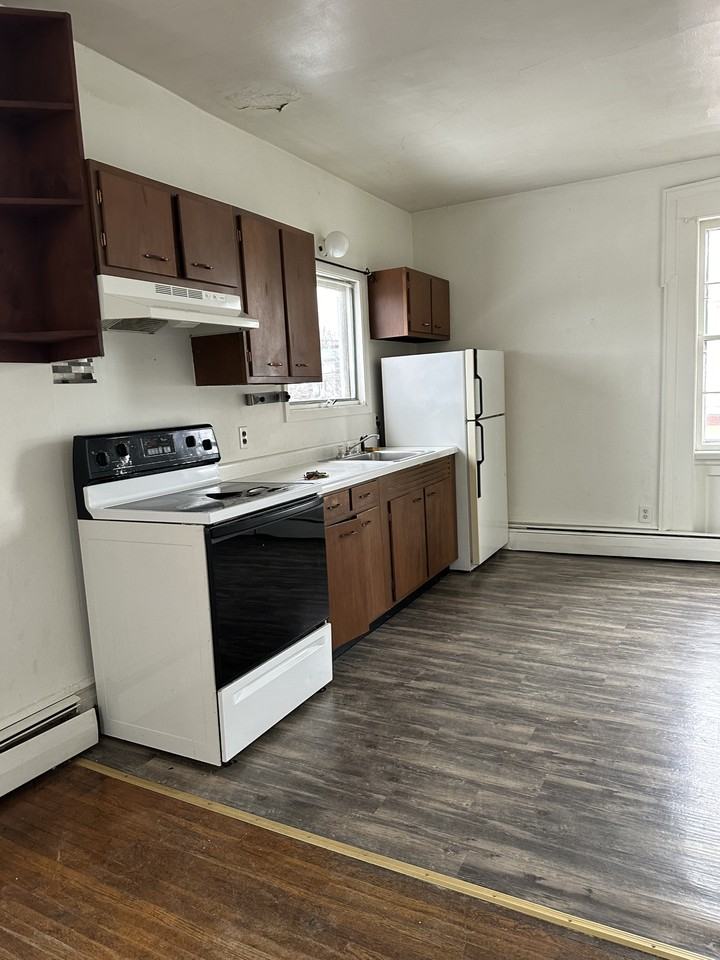 8746 Main St #4 - Photo 6 of 8