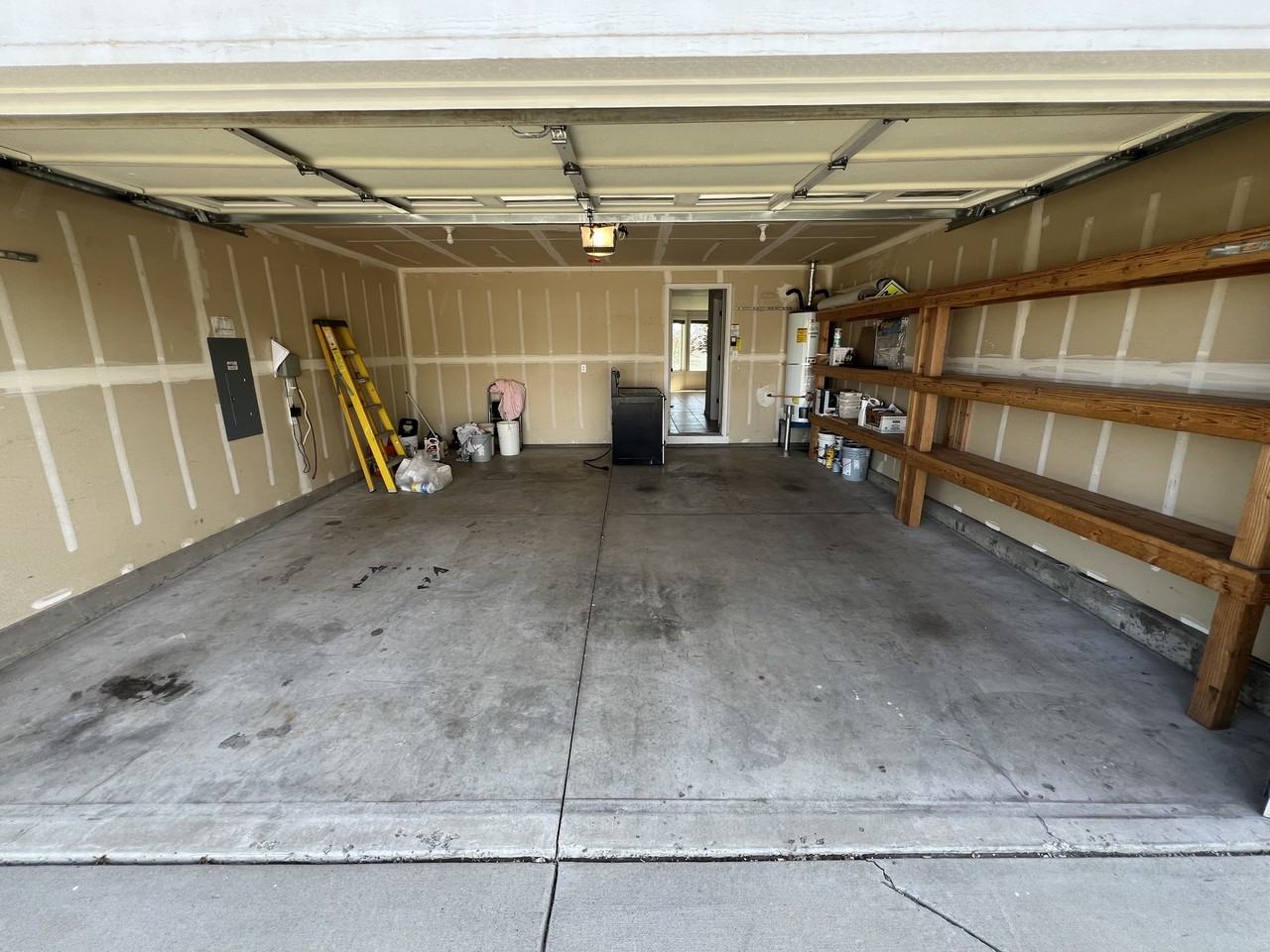 433 S Aspen St - Photo 6 of 12
