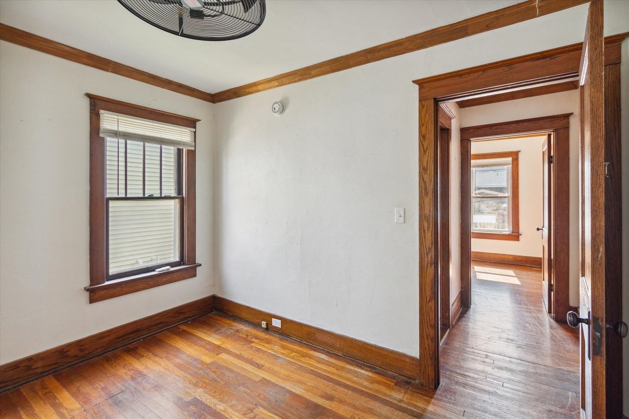 112 E Center St - Photo 2 of 20