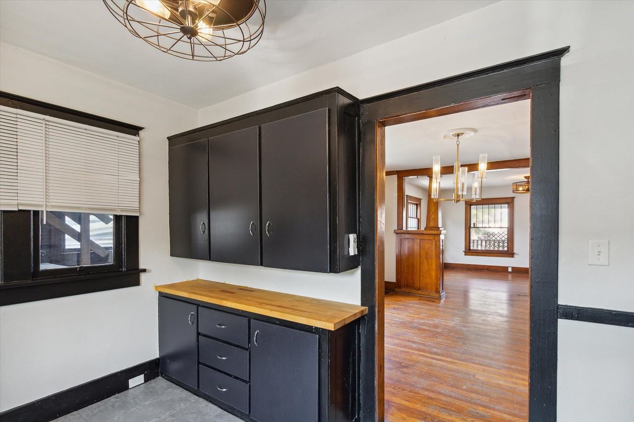 112 E Center St - Photo 6 of 20