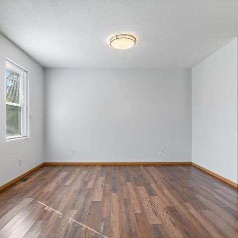 9639 Spur Line Ct - Photo 4 of 10