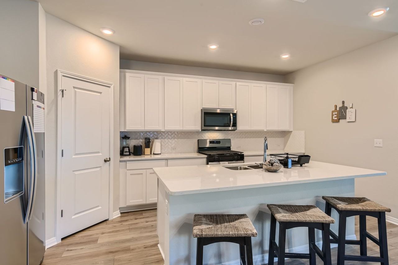 6310 Rounded Pebble Ln - Photo 4 of 26