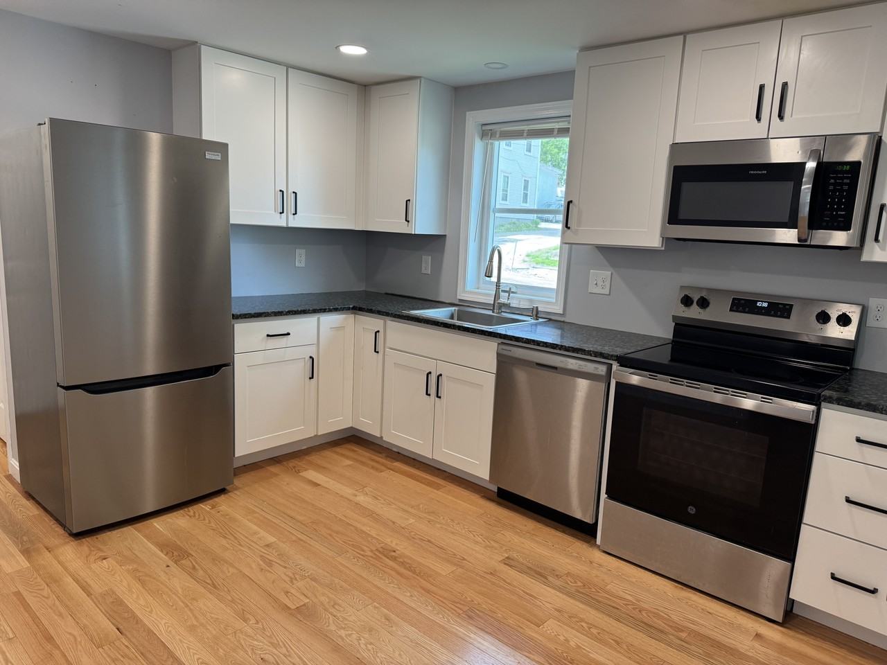 46 Court St #3 - Photo 2 of 17