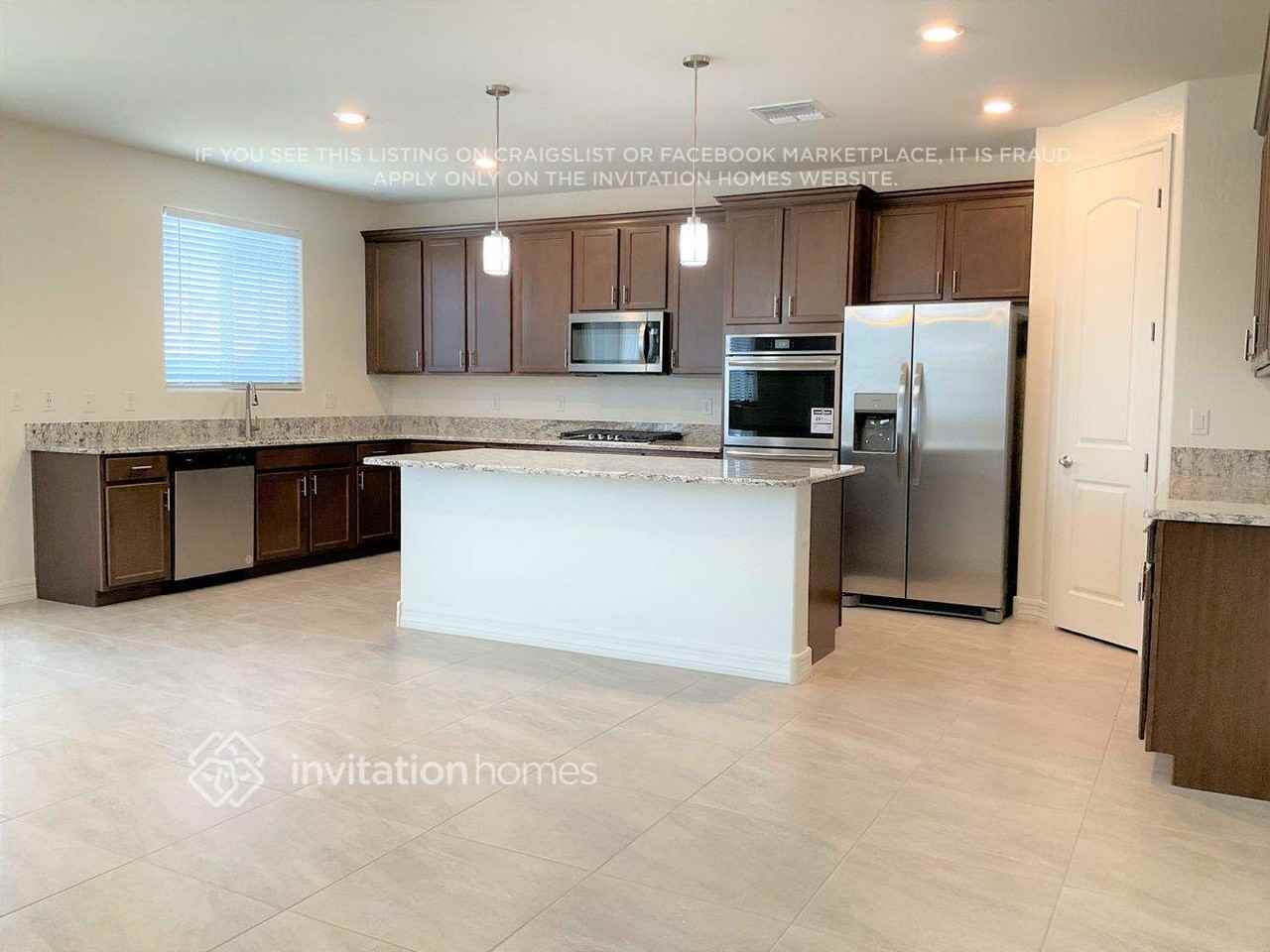 11417 W Edgemont Ave - Photo 4 of 10