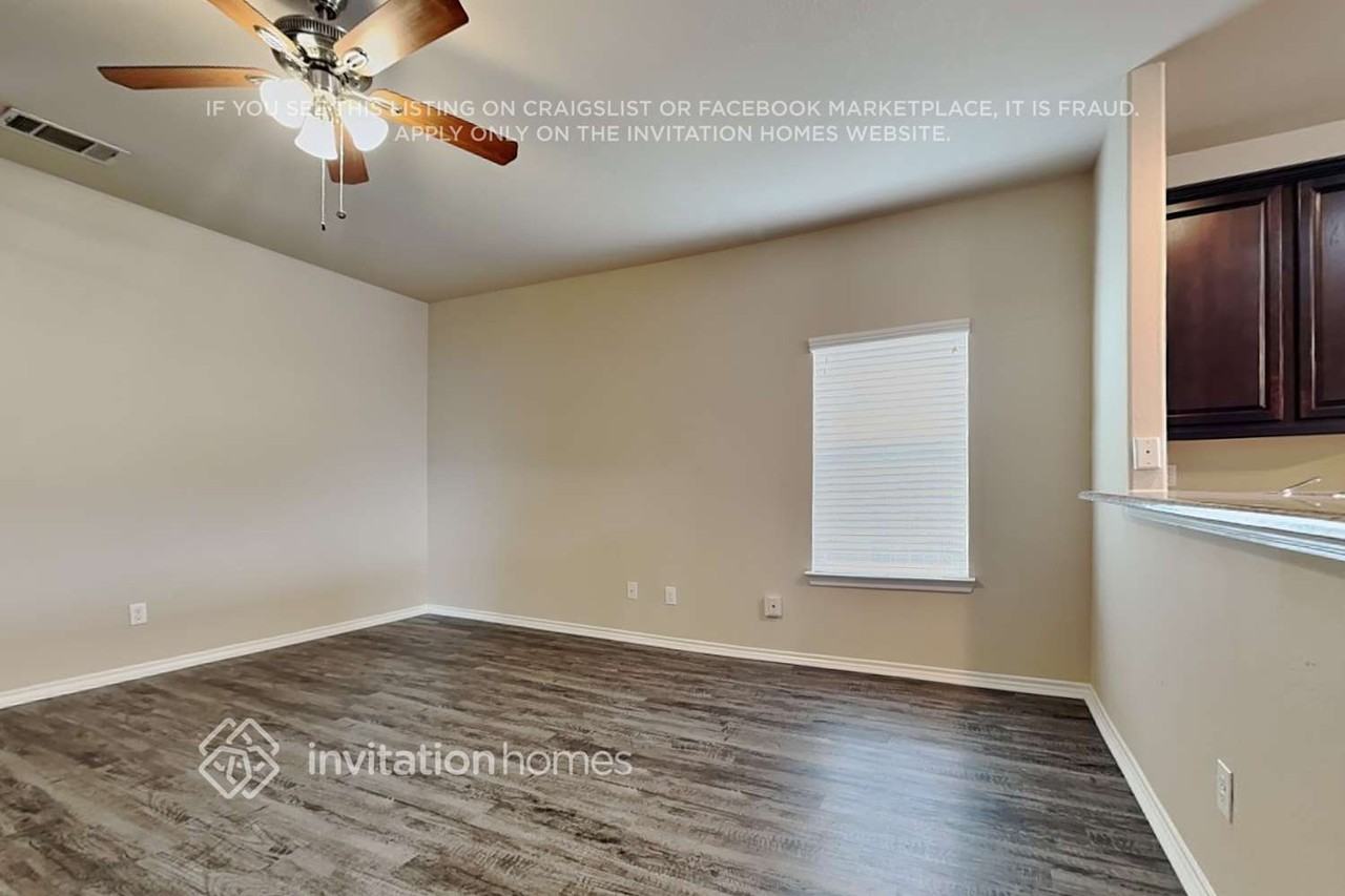 1833 Wickham Dr - Photo 5 of 18