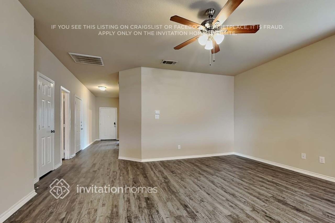 1833 Wickham Dr - Photo 3 of 18