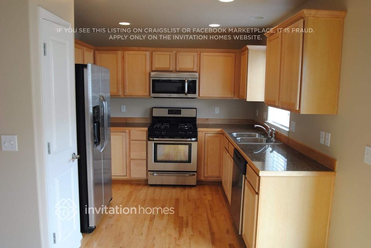 13925 26th Ave W - Photo 4 of 11