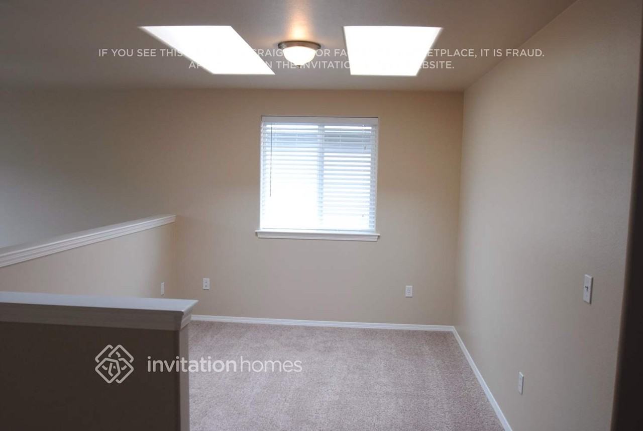 13925 26th Ave W - Photo 5 of 11