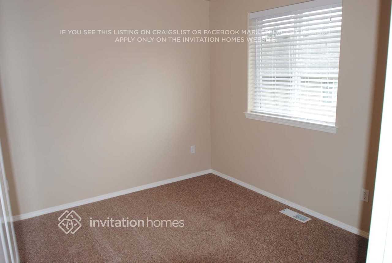 13925 26th Ave W - Photo 6 of 11