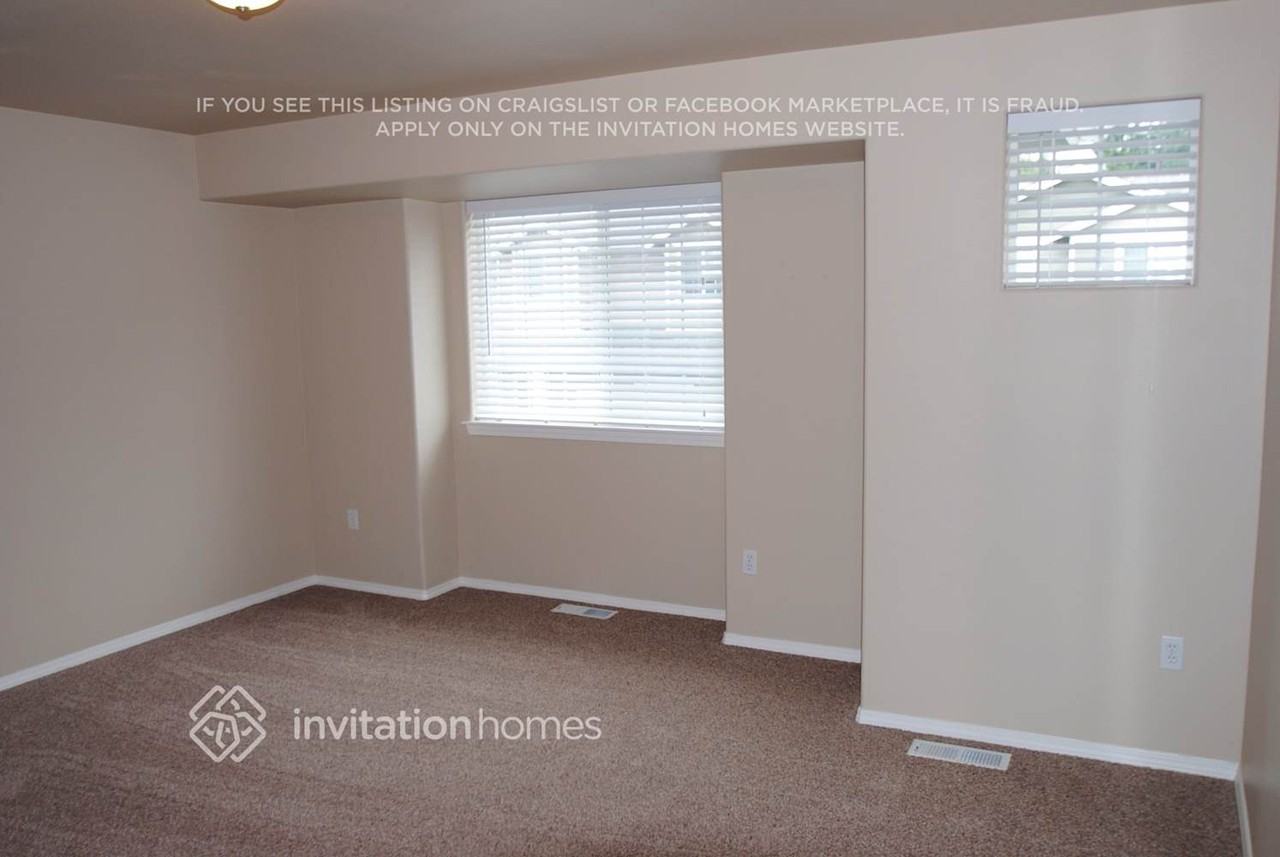 13925 26th Ave W - Photo 7 of 11