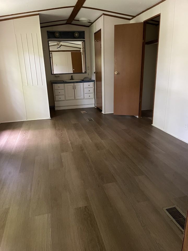 138 Anna Rd - Photo 3 of 10