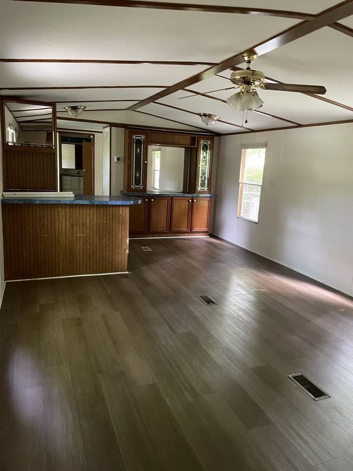 138 Anna Rd - Photo 5 of 10