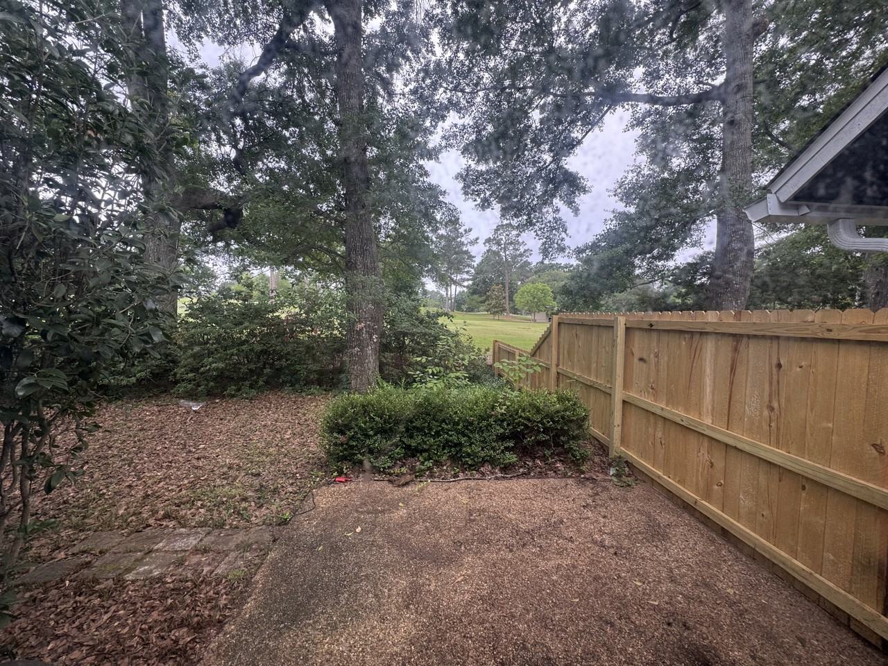 101 Golf Ct - Photo 2 of 7