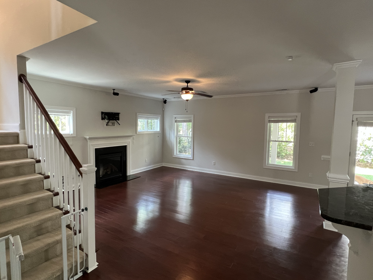 1 Laurel Valley Ct - Photo 4 of 23