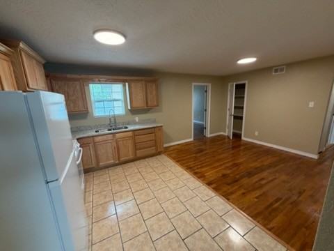 128 E Manana Blvd - Photo 4 of 13
